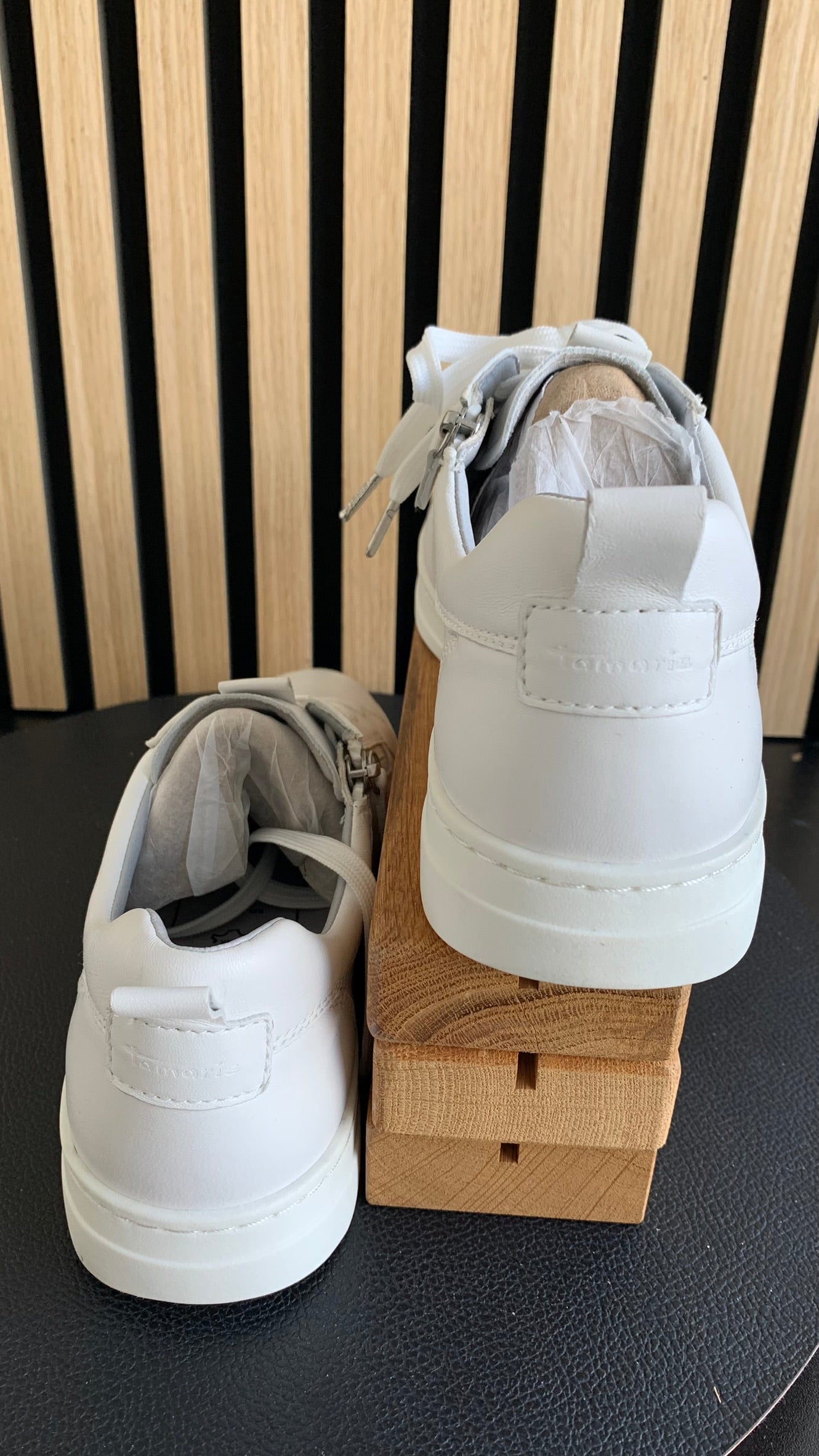 Sneaker
