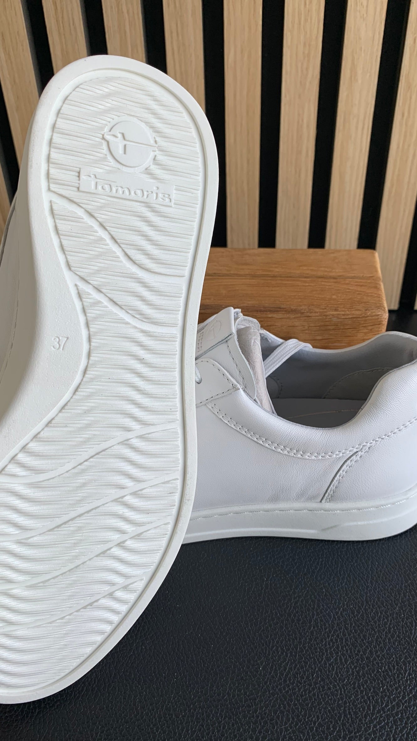 Sneaker