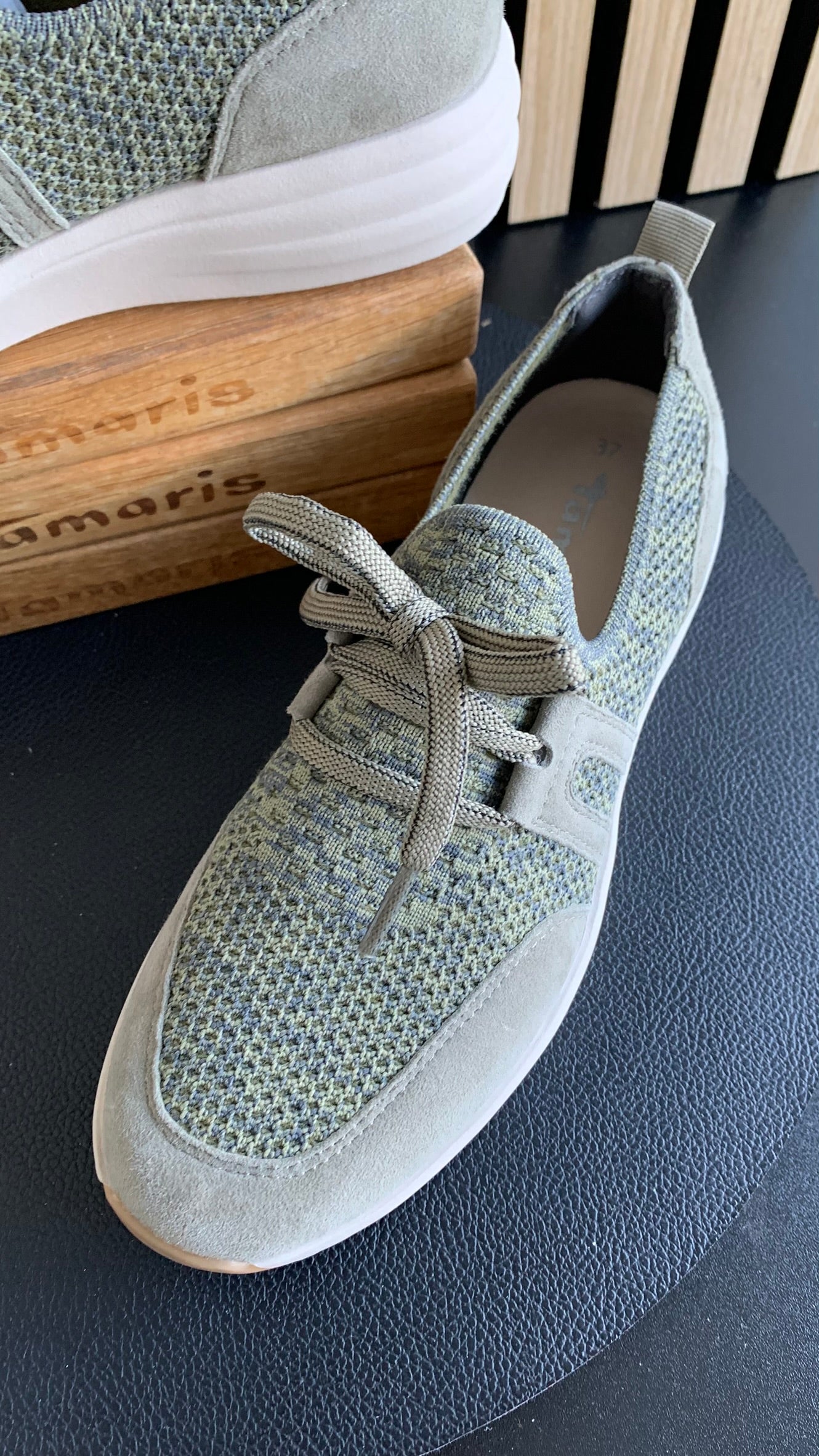 Sneaker