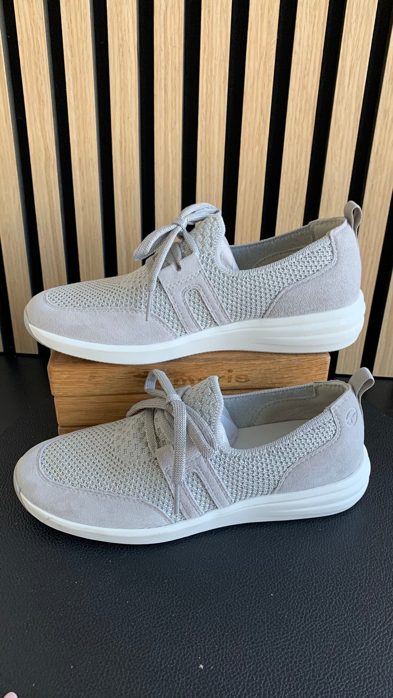 Sneaker