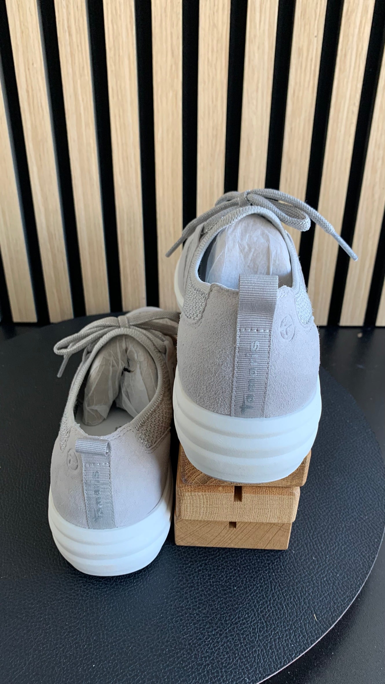 Sneaker