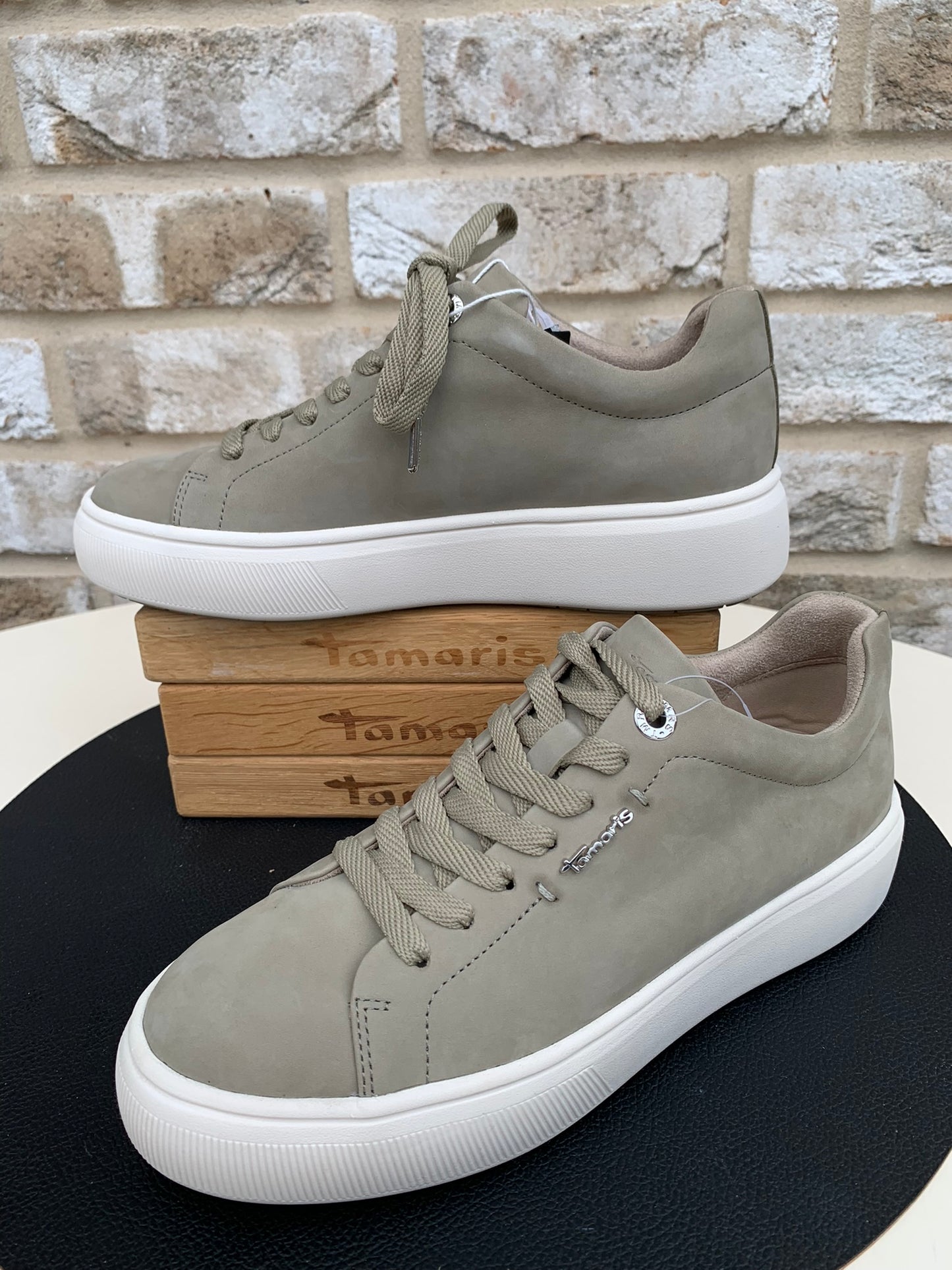 Sneaker