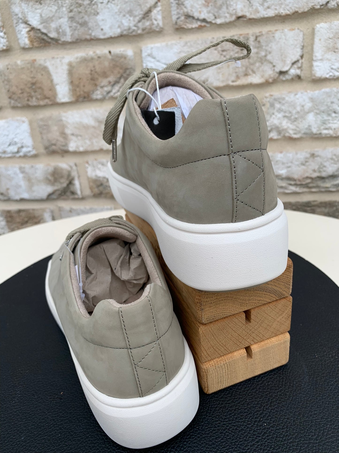 Sneaker
