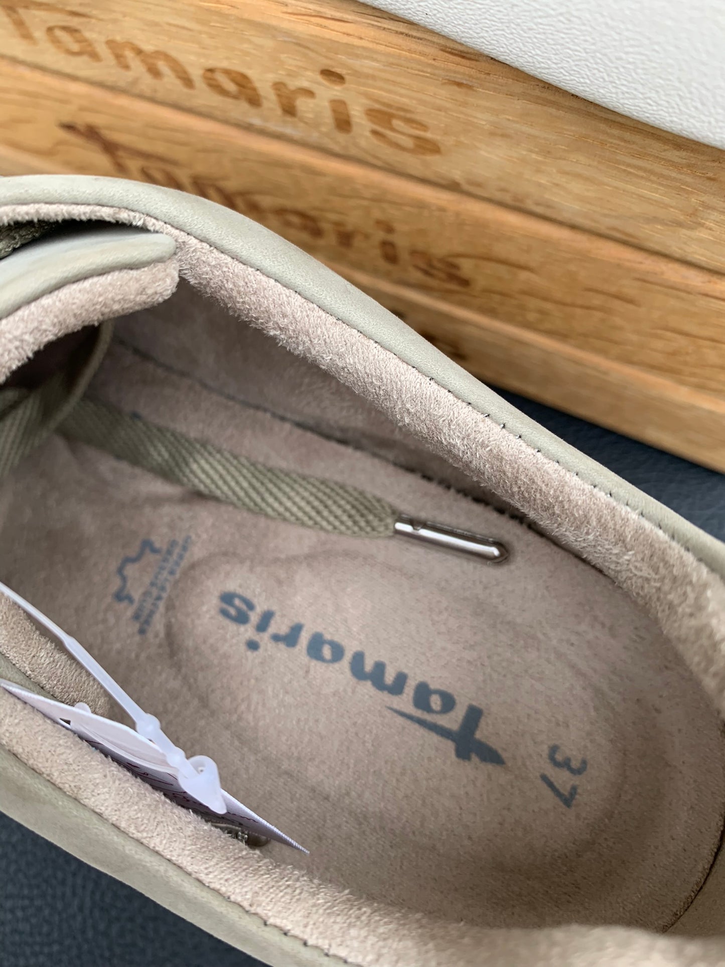 Sneaker