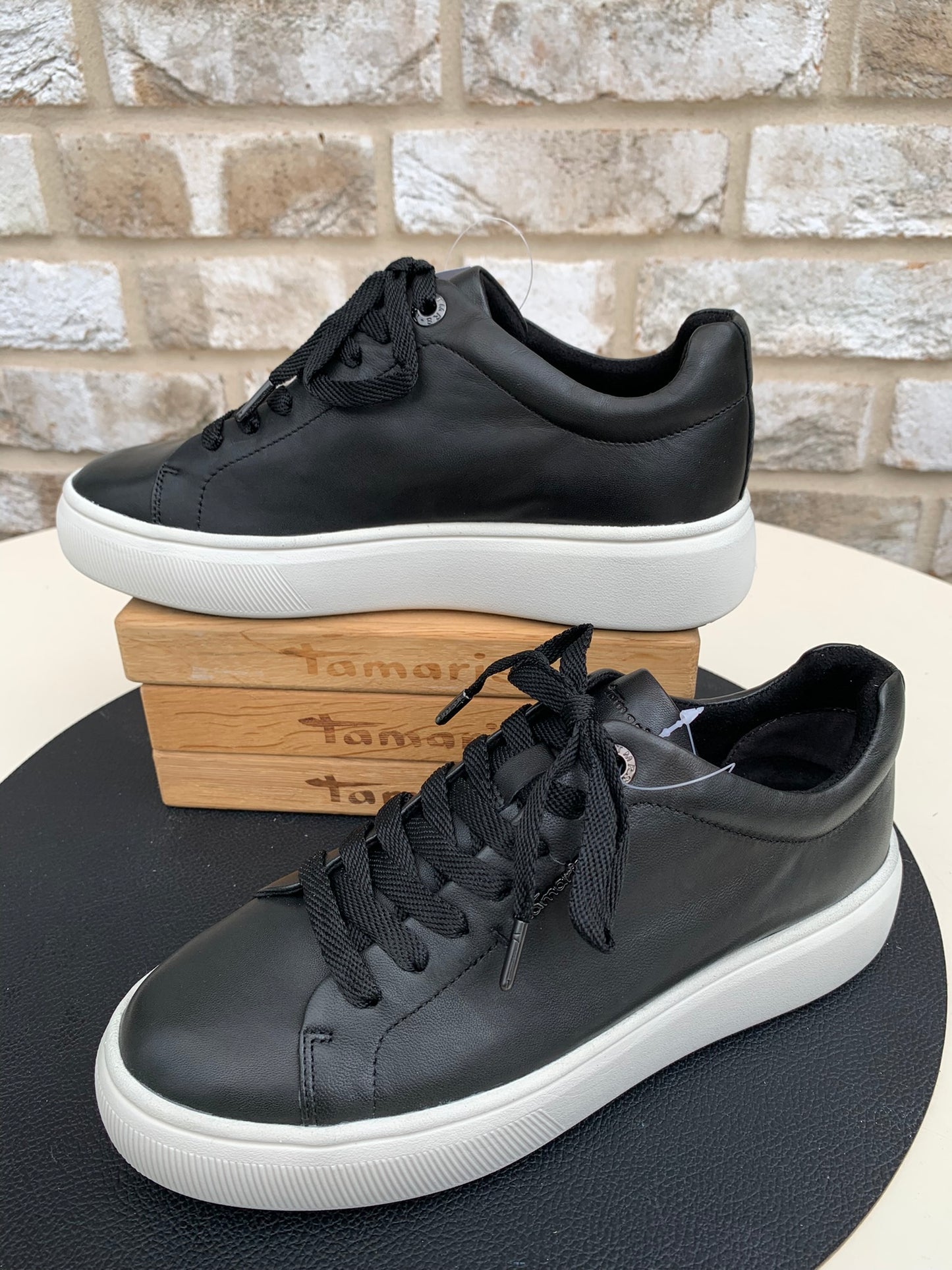 Sneaker