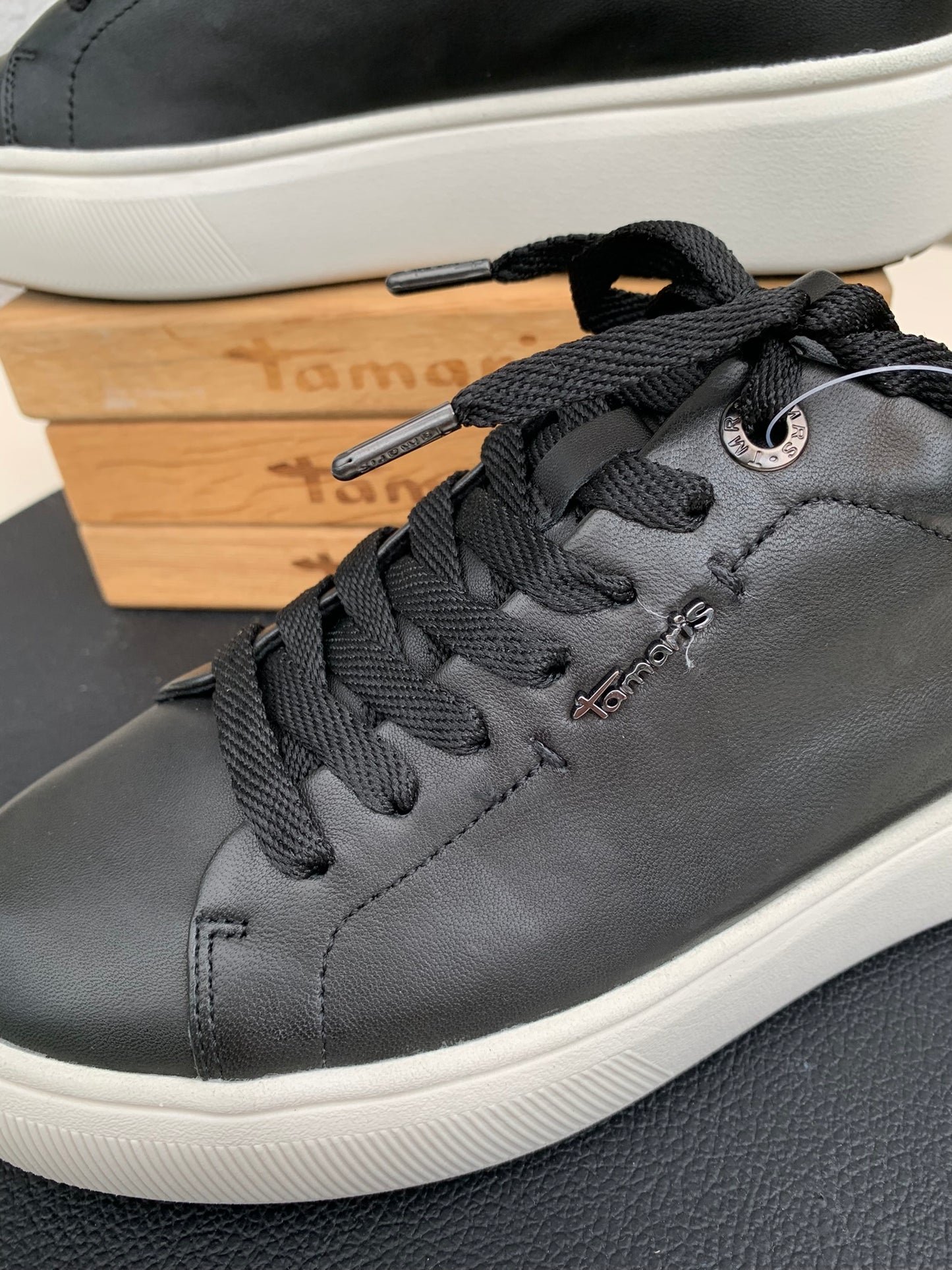 Sneaker
