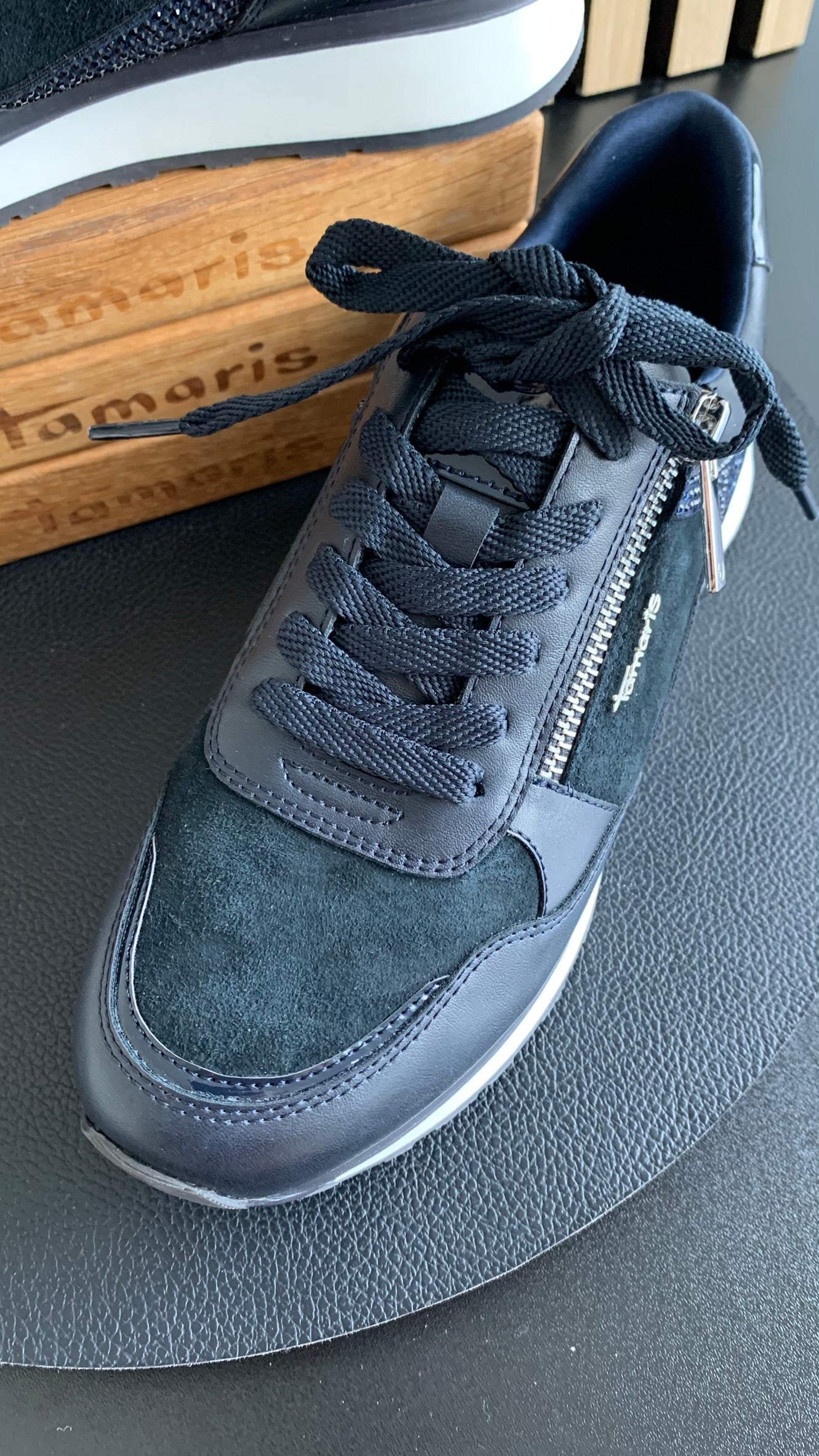 Sneaker