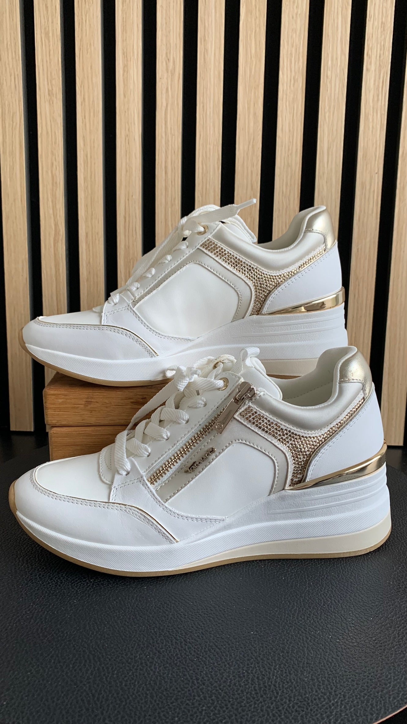 Sneaker