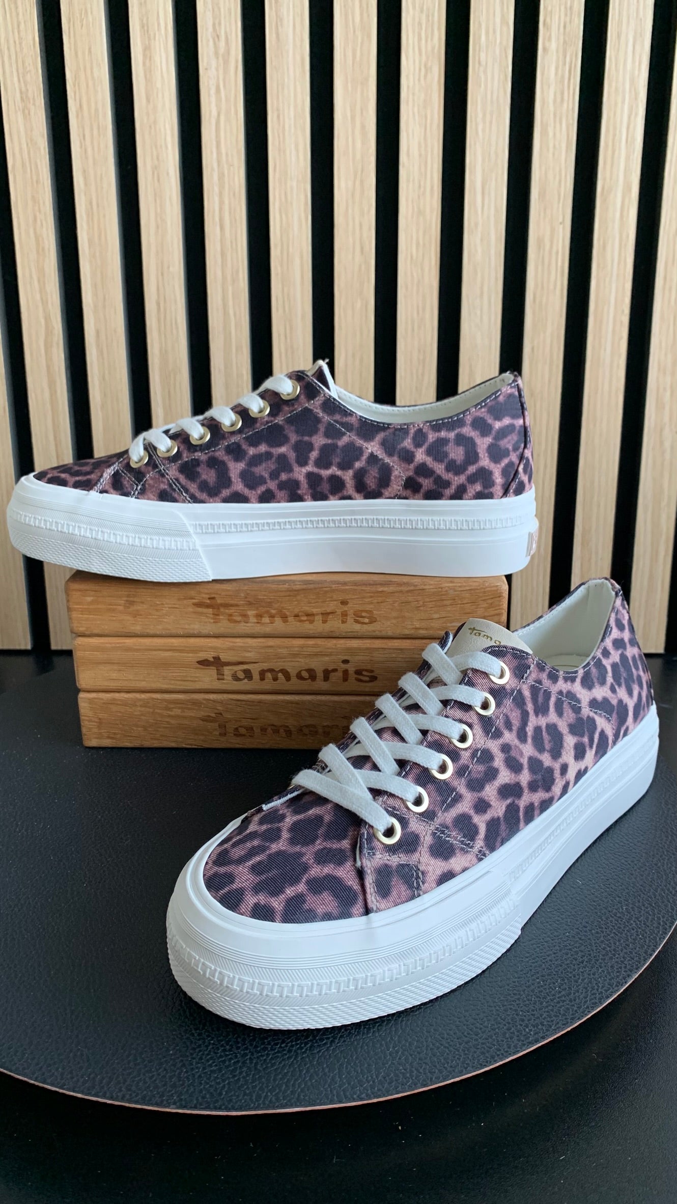 Sneaker