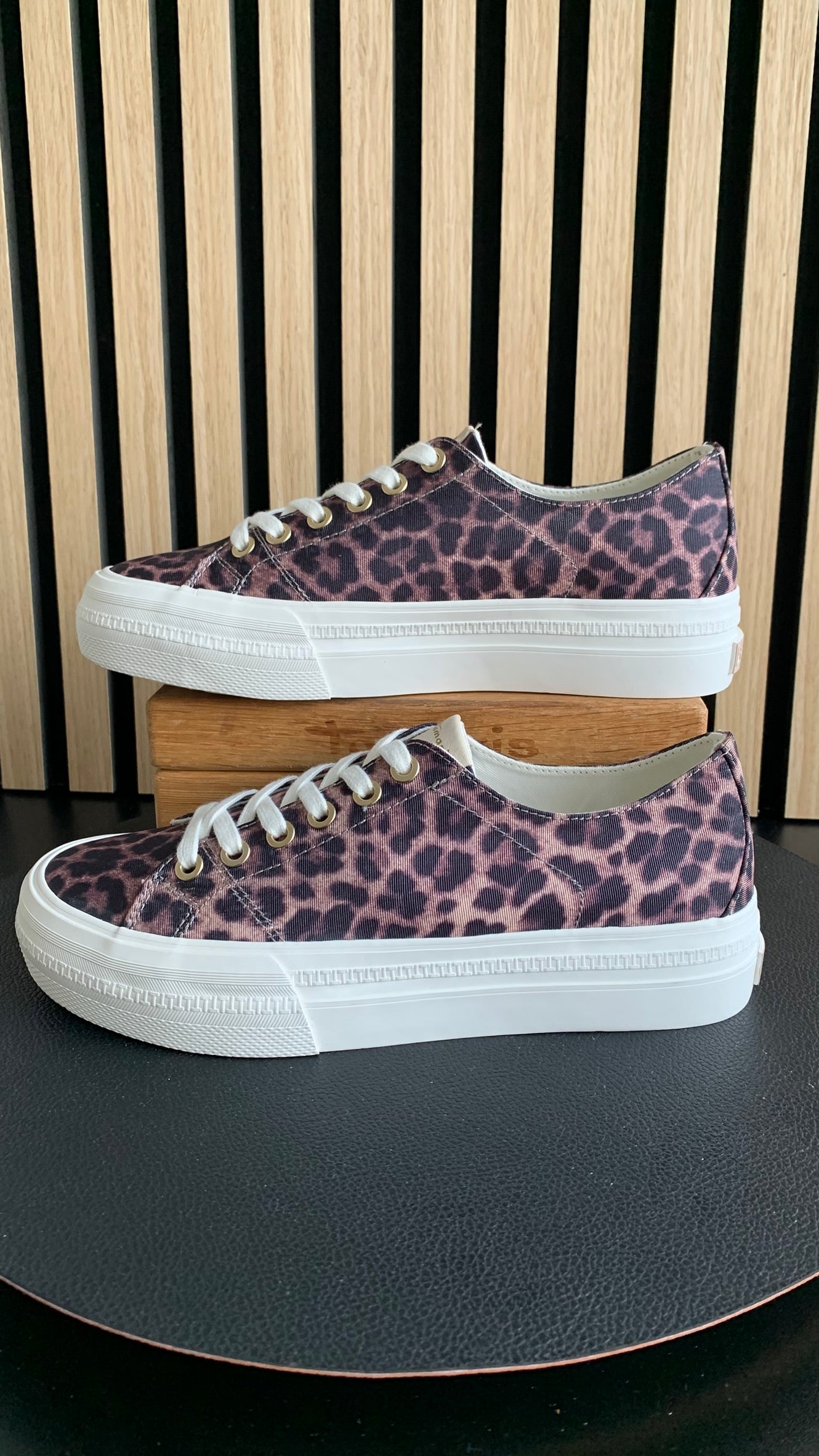 Sneaker