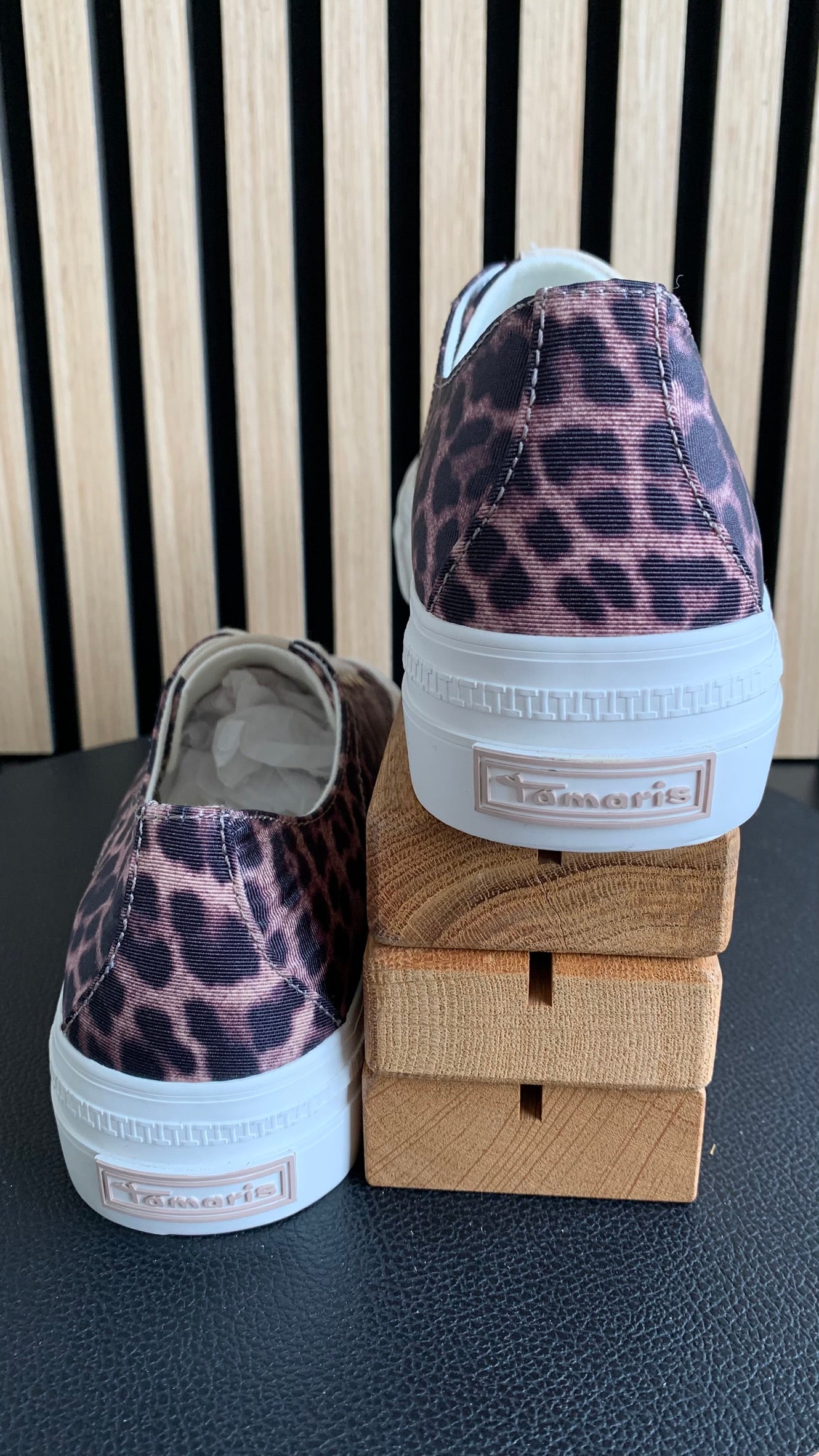 Sneaker