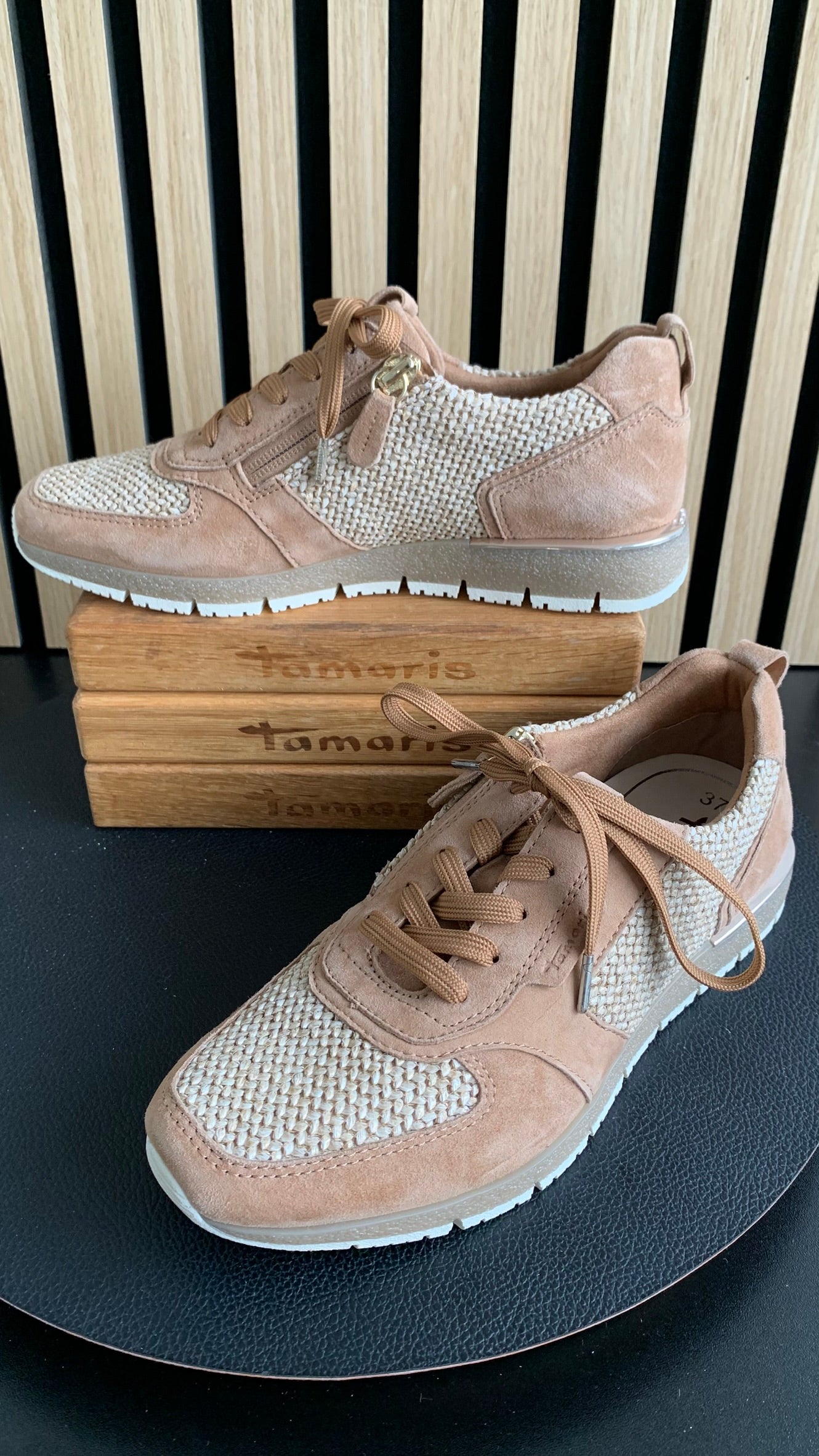 Sneaker