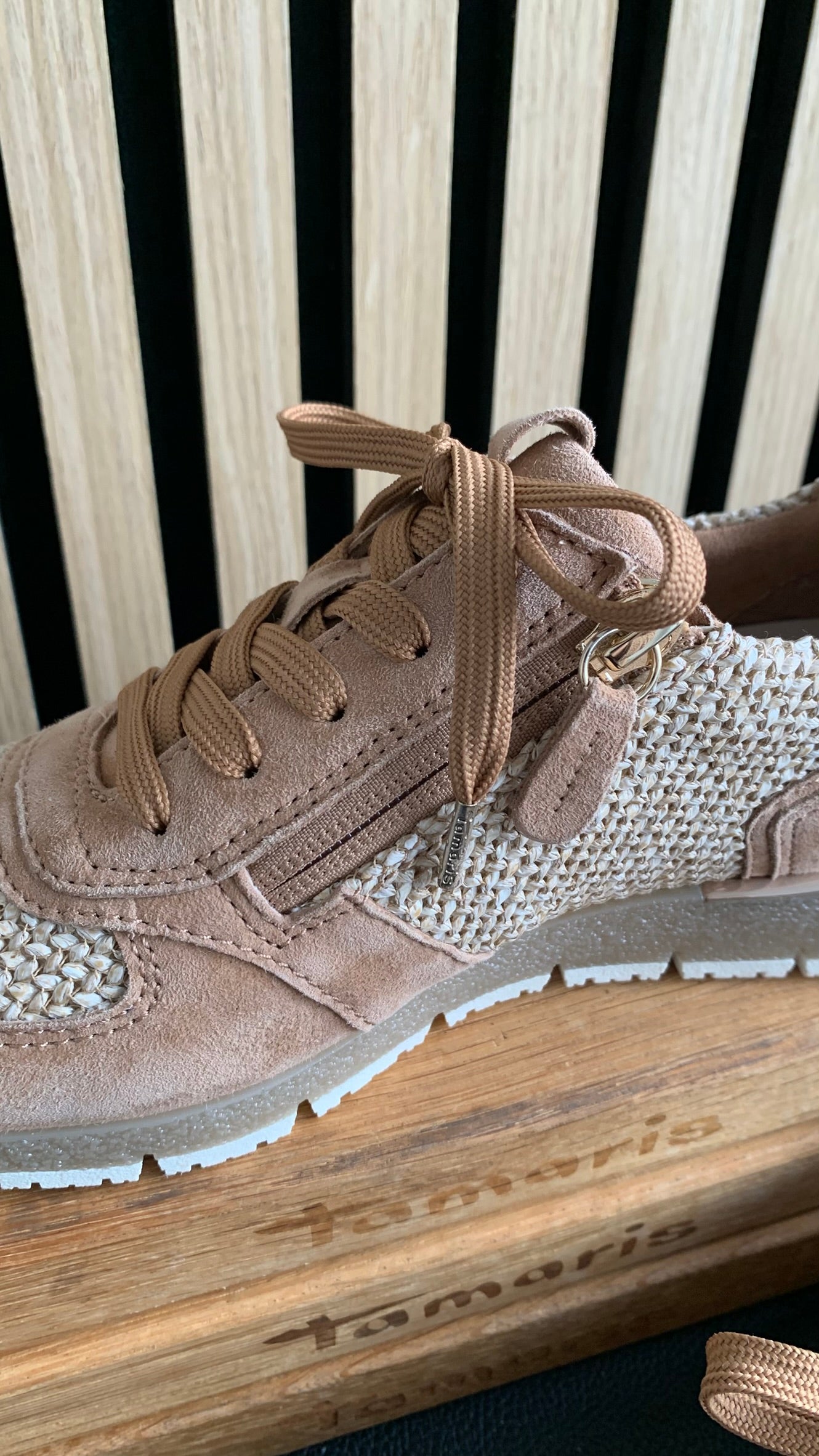 Sneaker