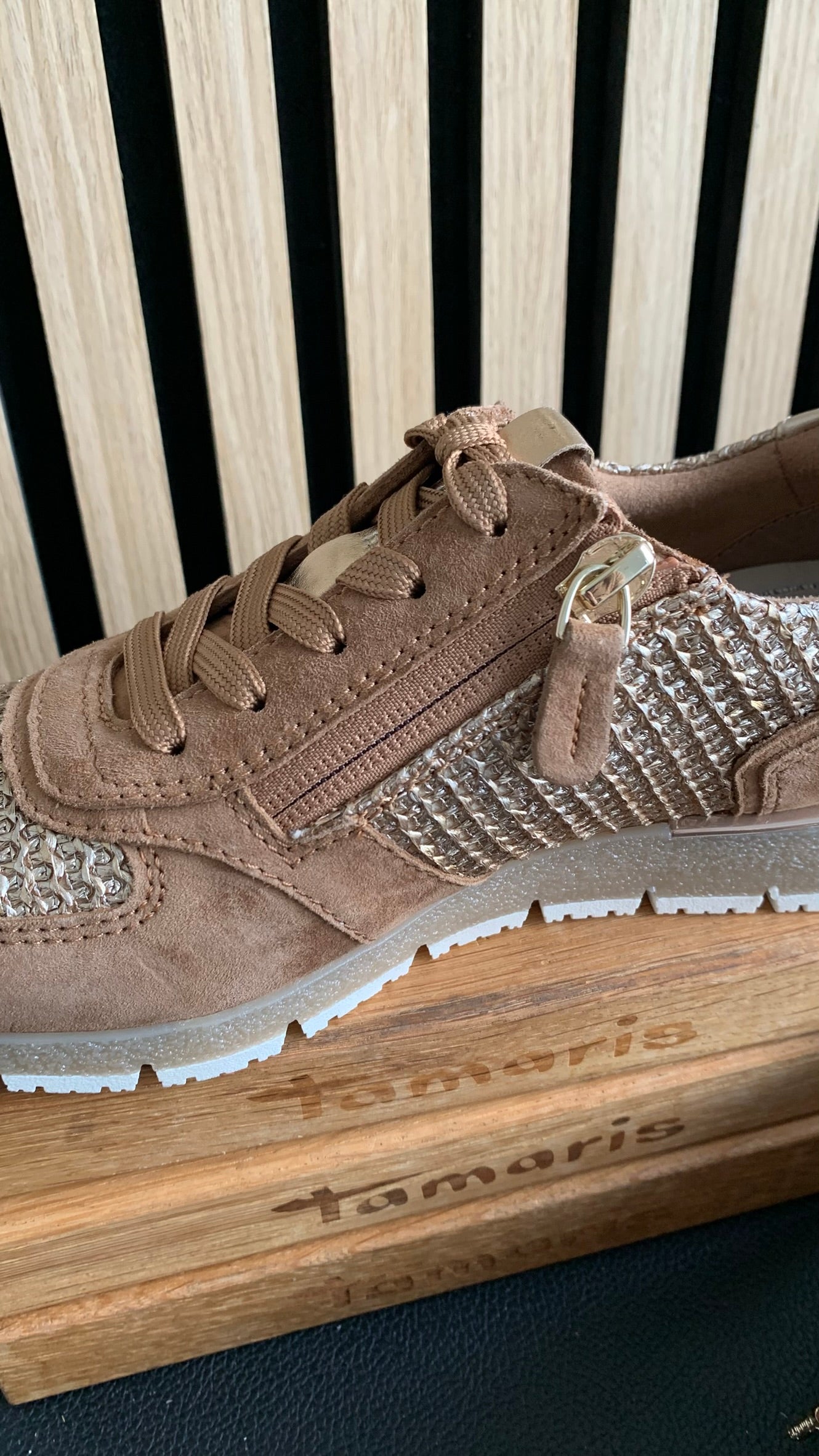 Sneaker