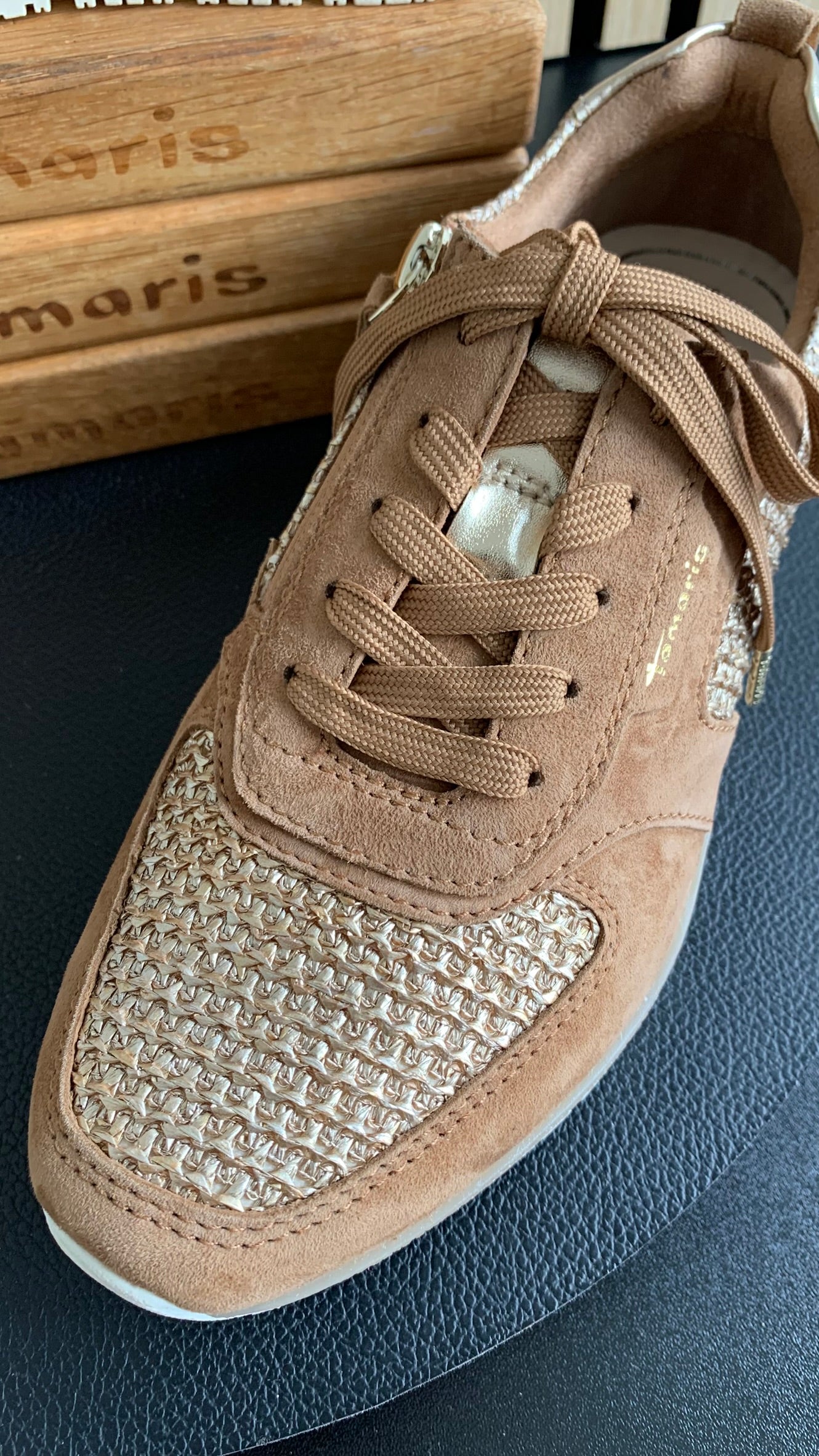 Sneaker