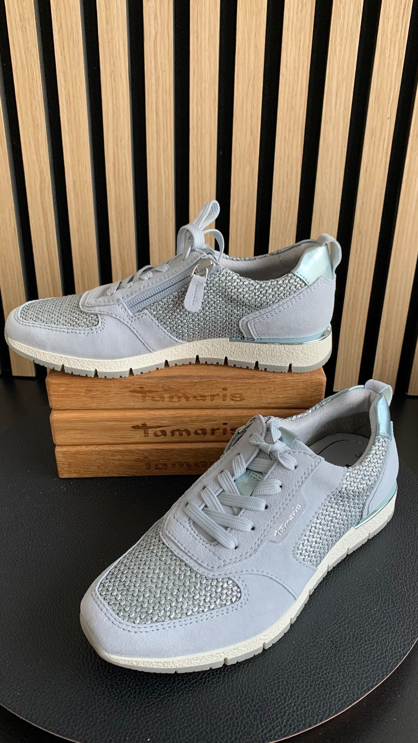 Sneaker