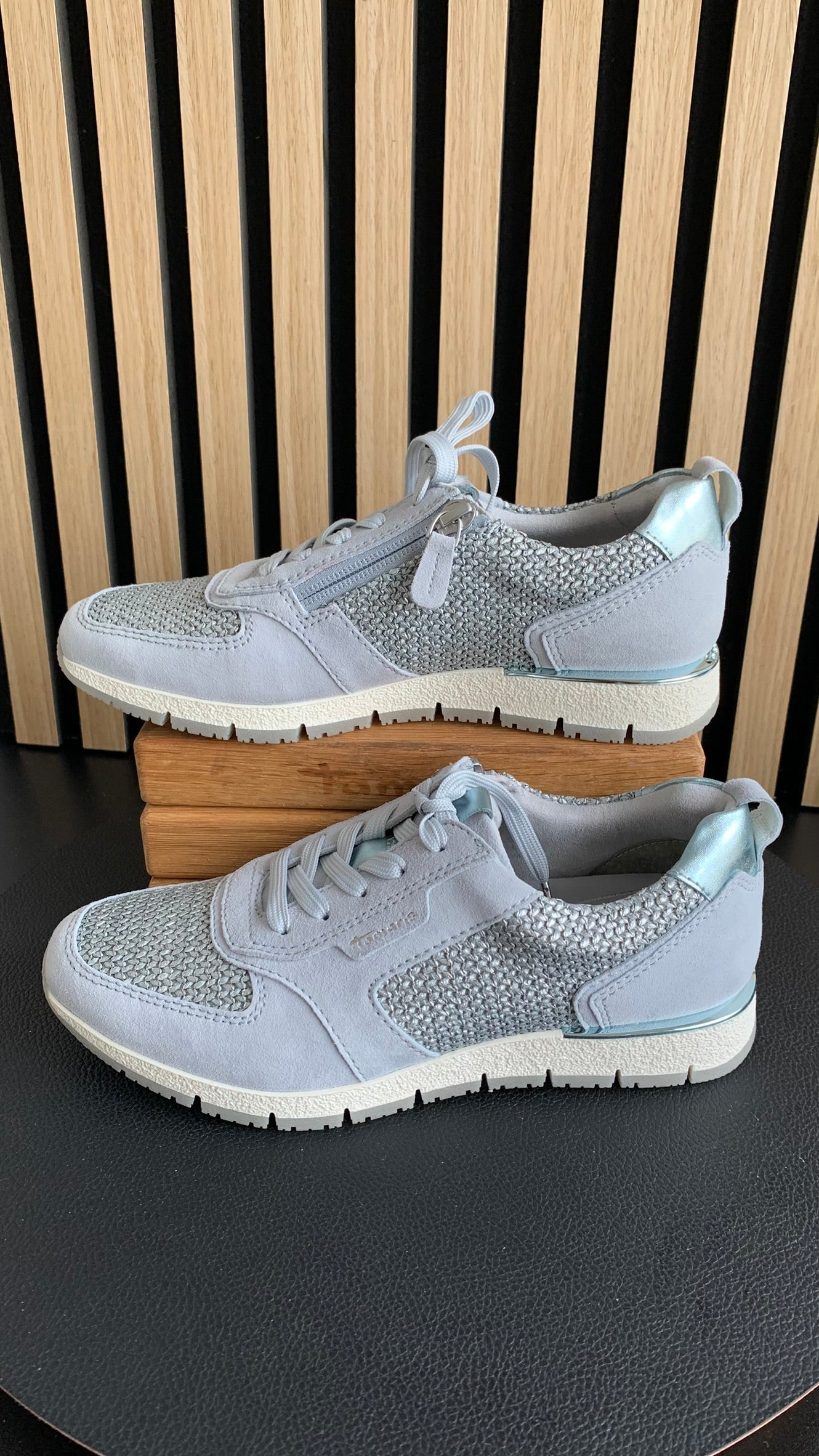Sneaker