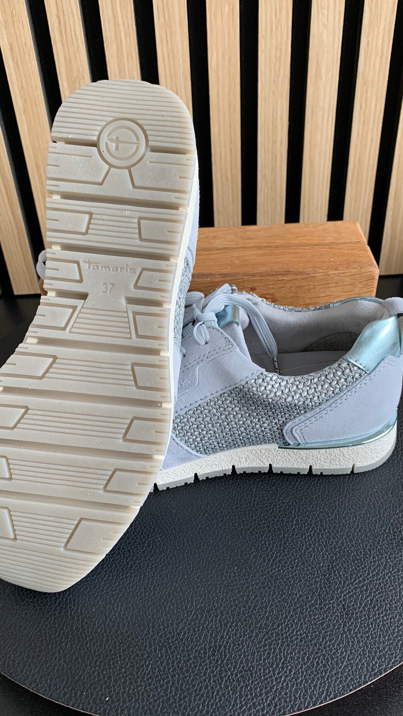 Sneaker