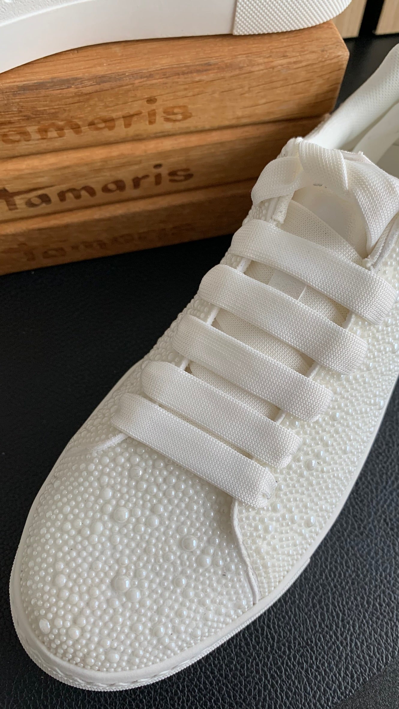 Sneaker