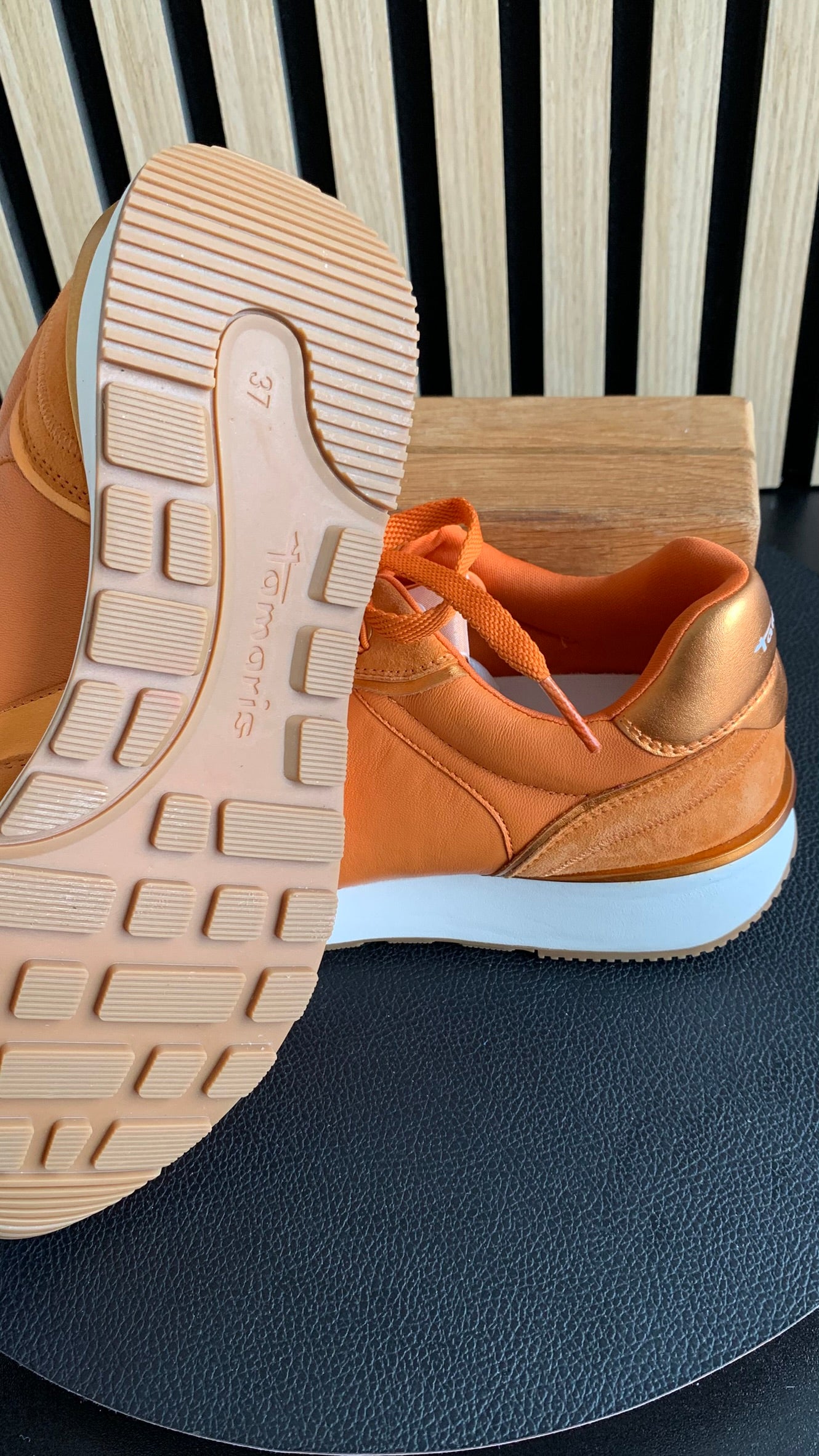 Sneaker