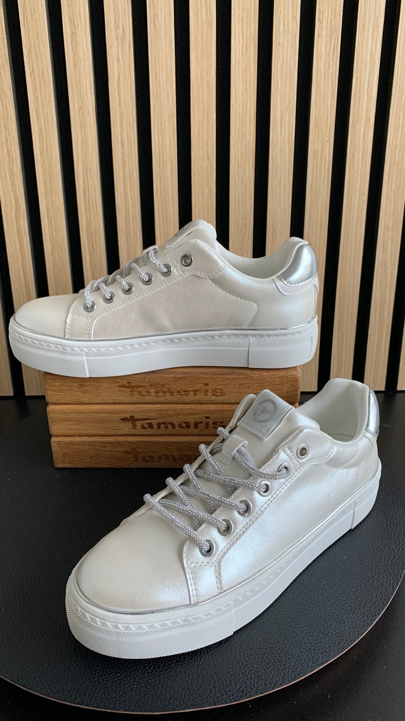 Sneaker