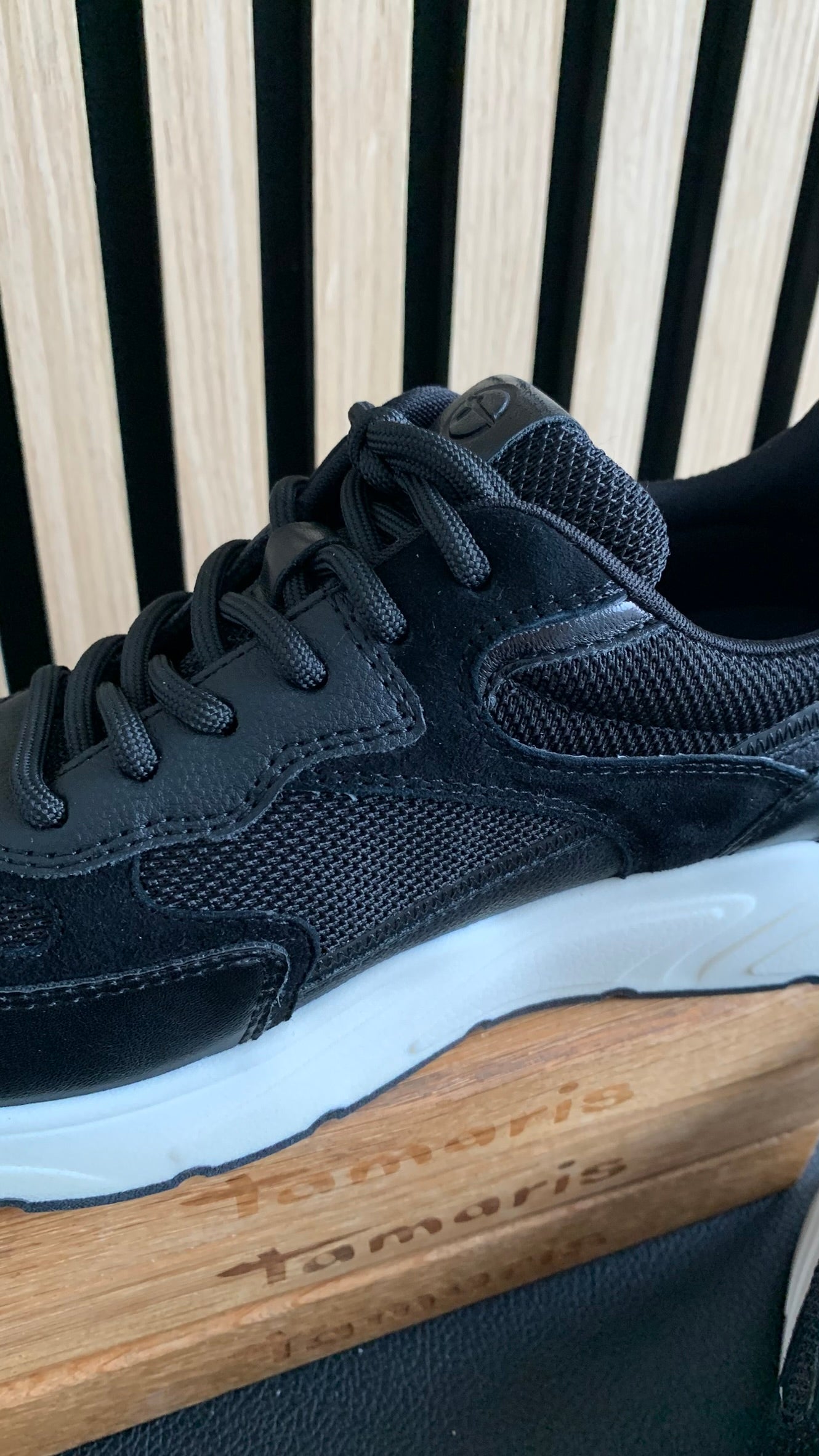 Sneaker