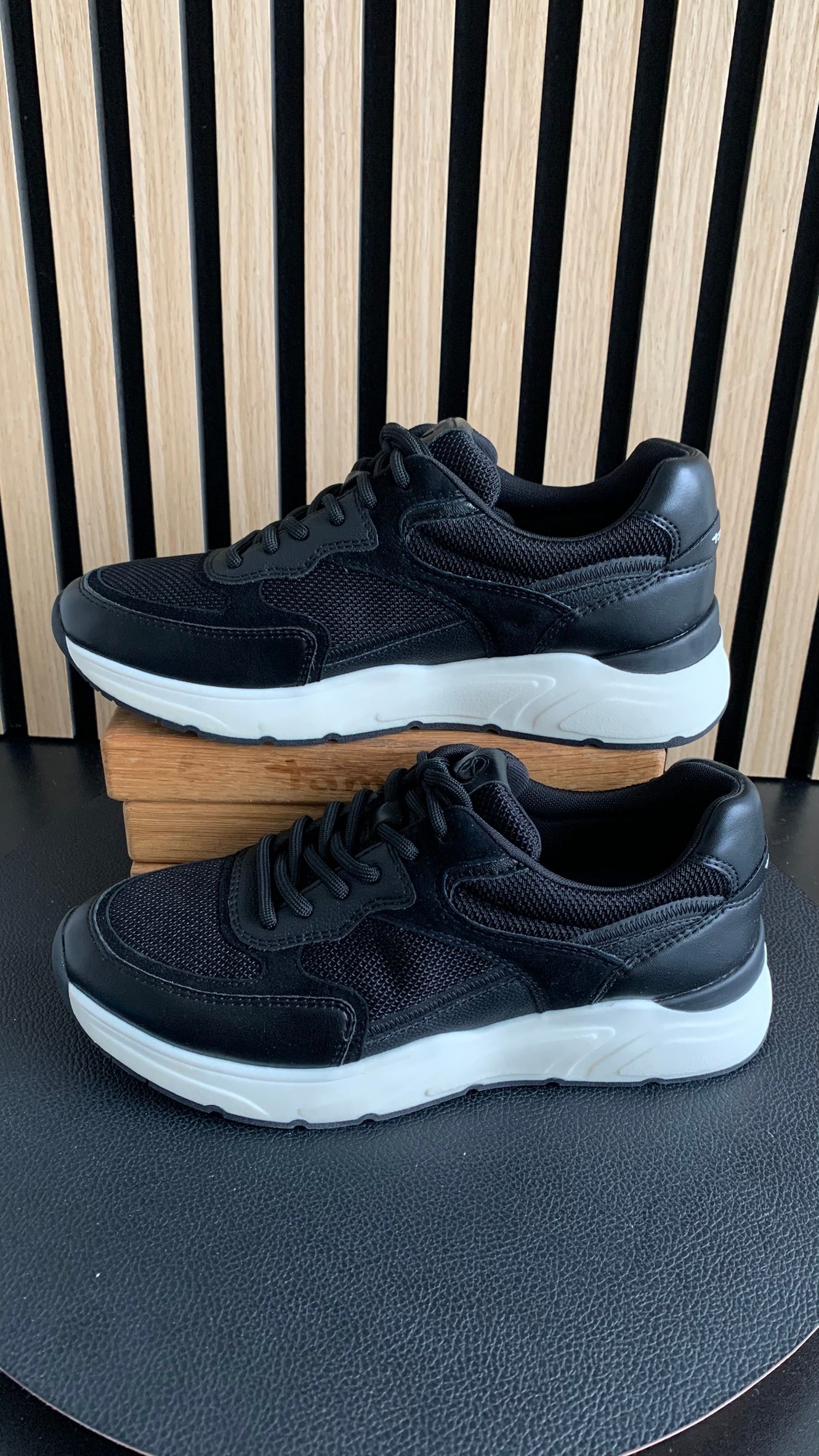 Sneaker