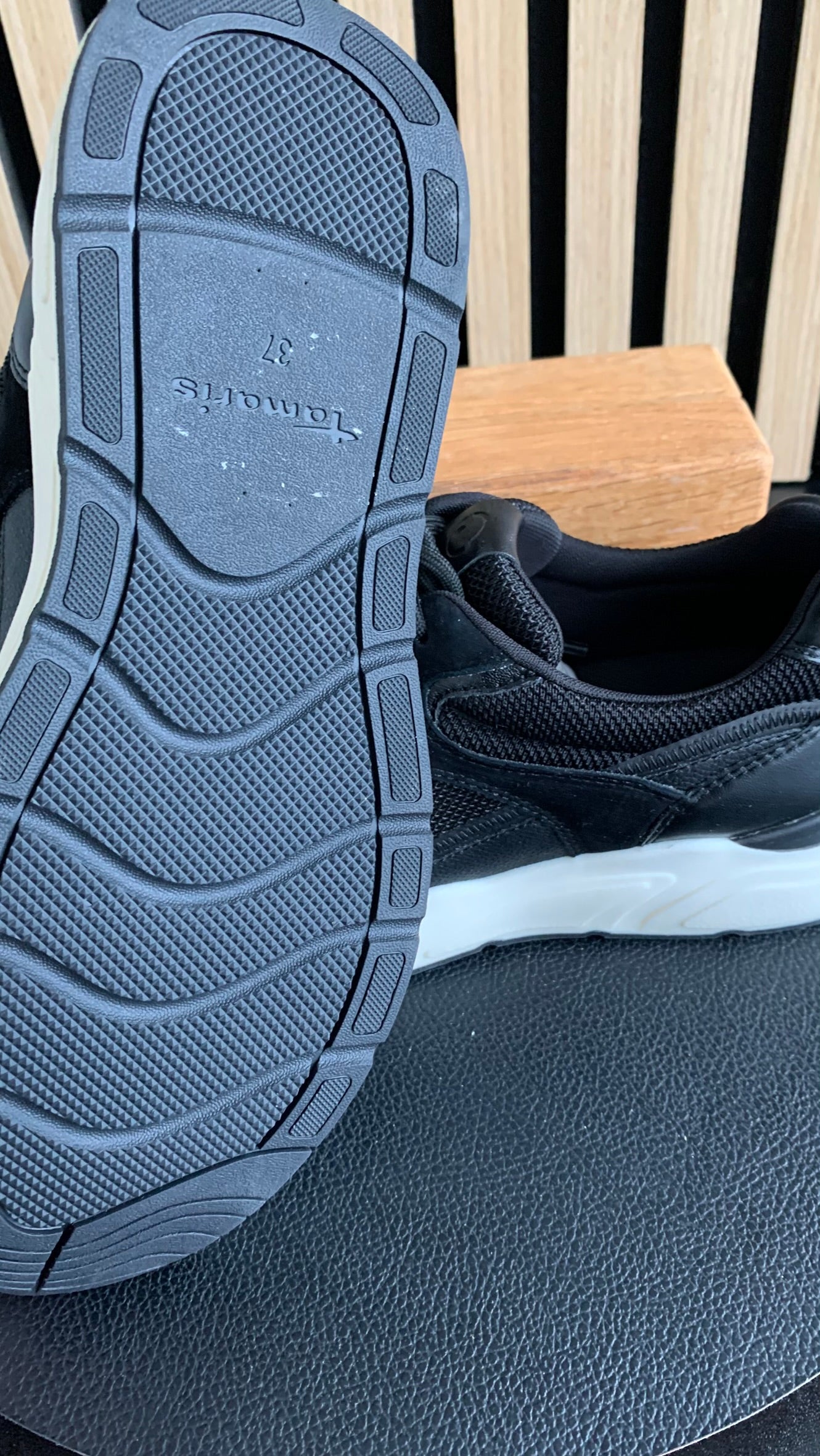 Sneaker