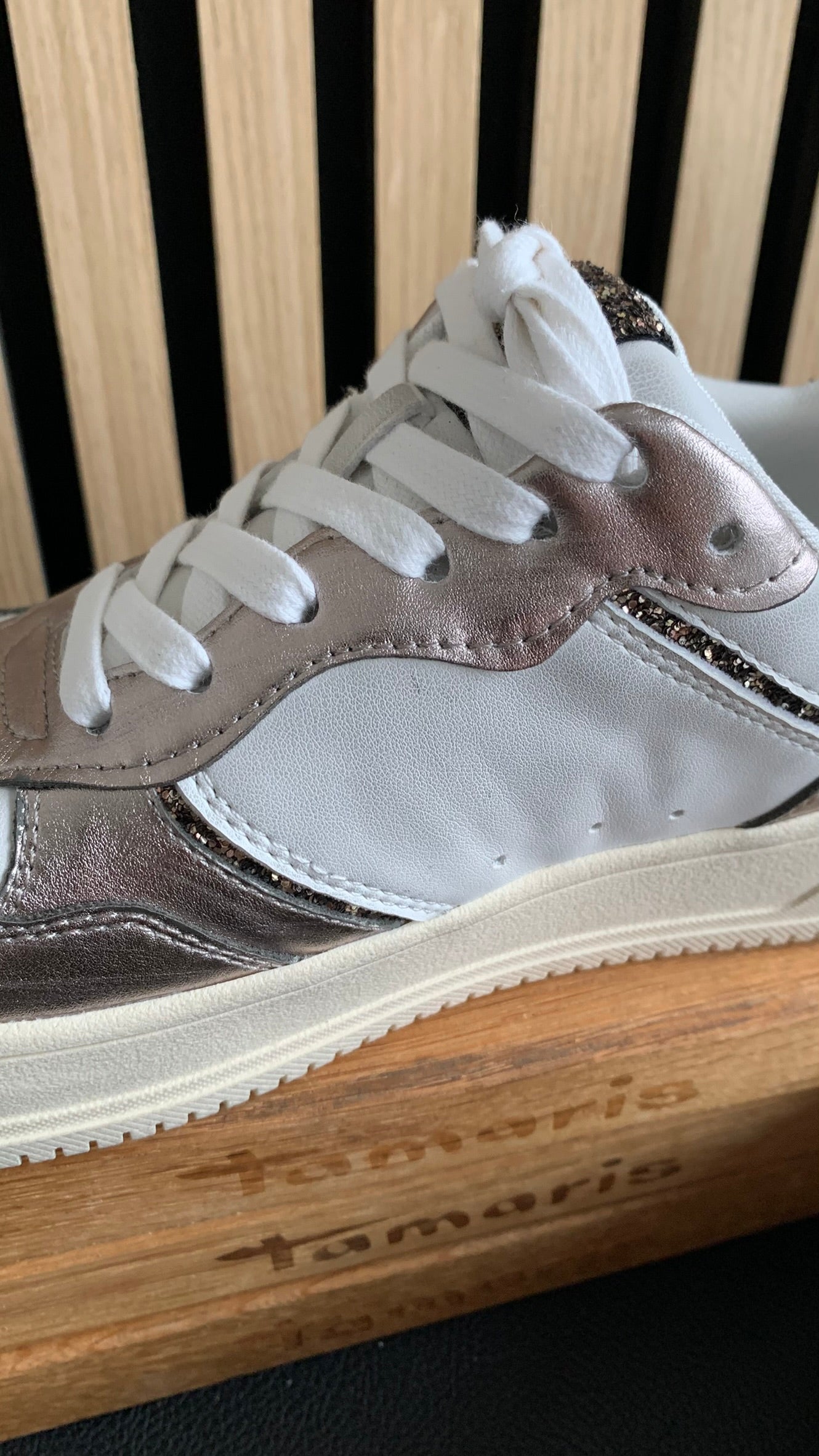 Sneaker