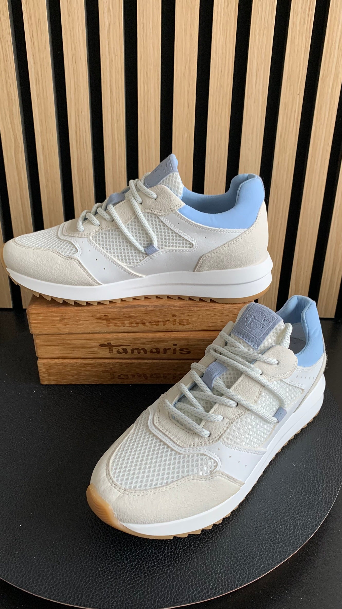 Sneaker