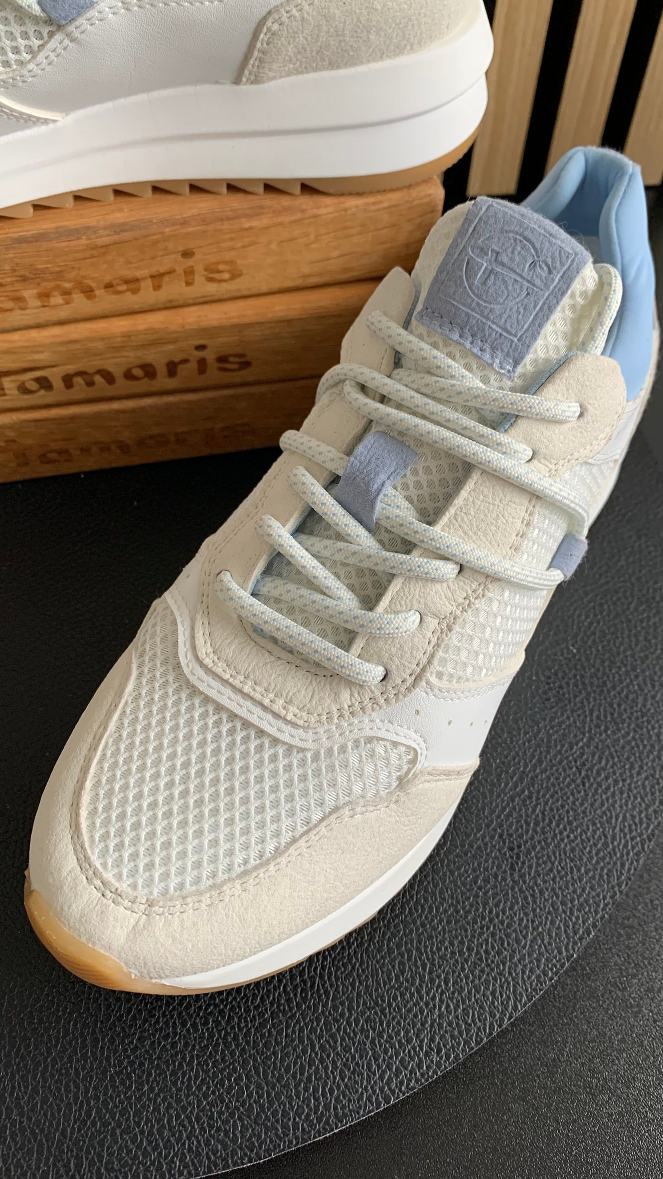 Sneaker