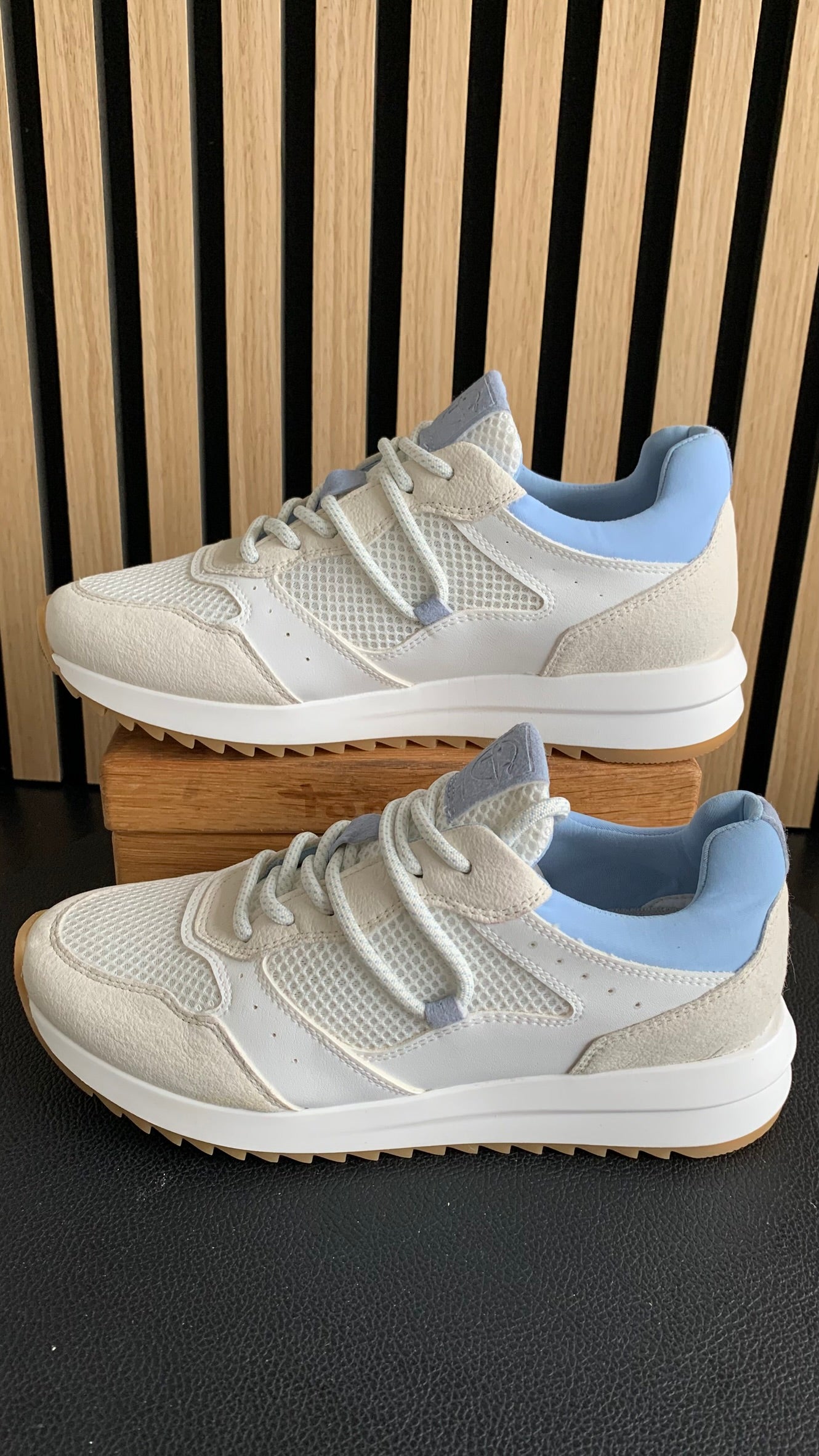 Sneaker