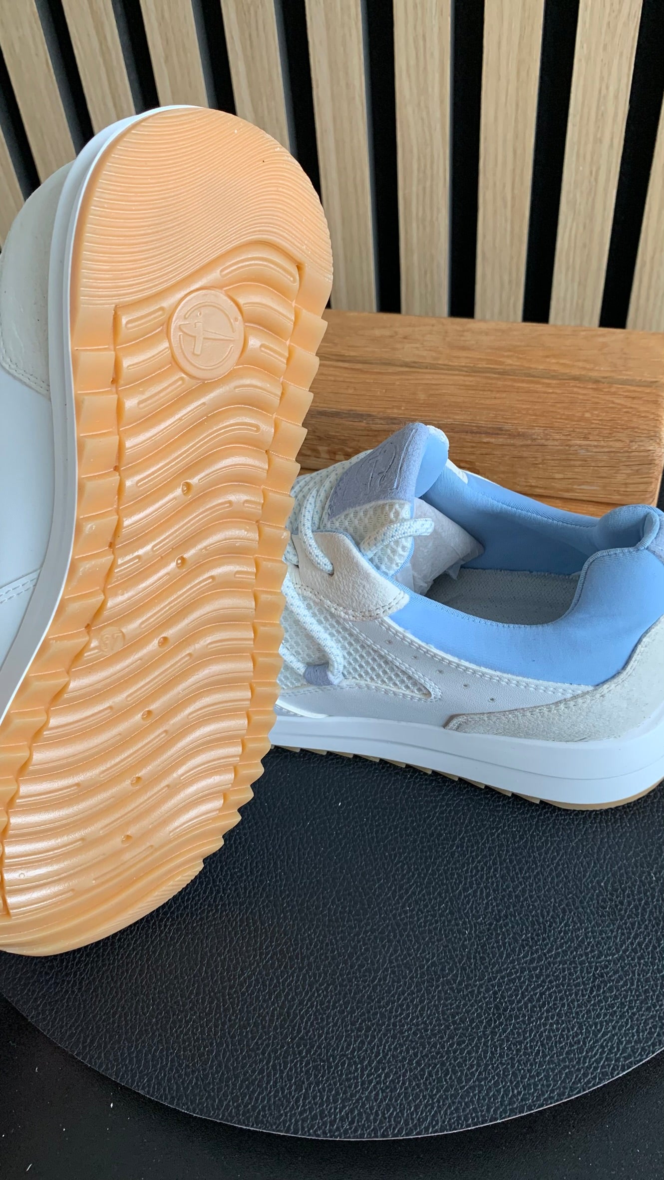 Sneaker