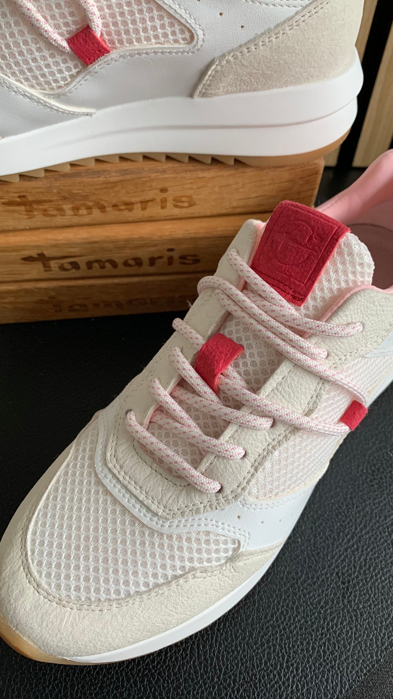 Sneaker