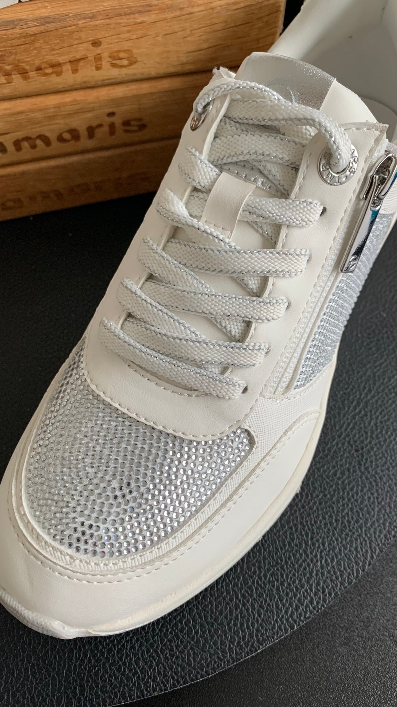Sneaker