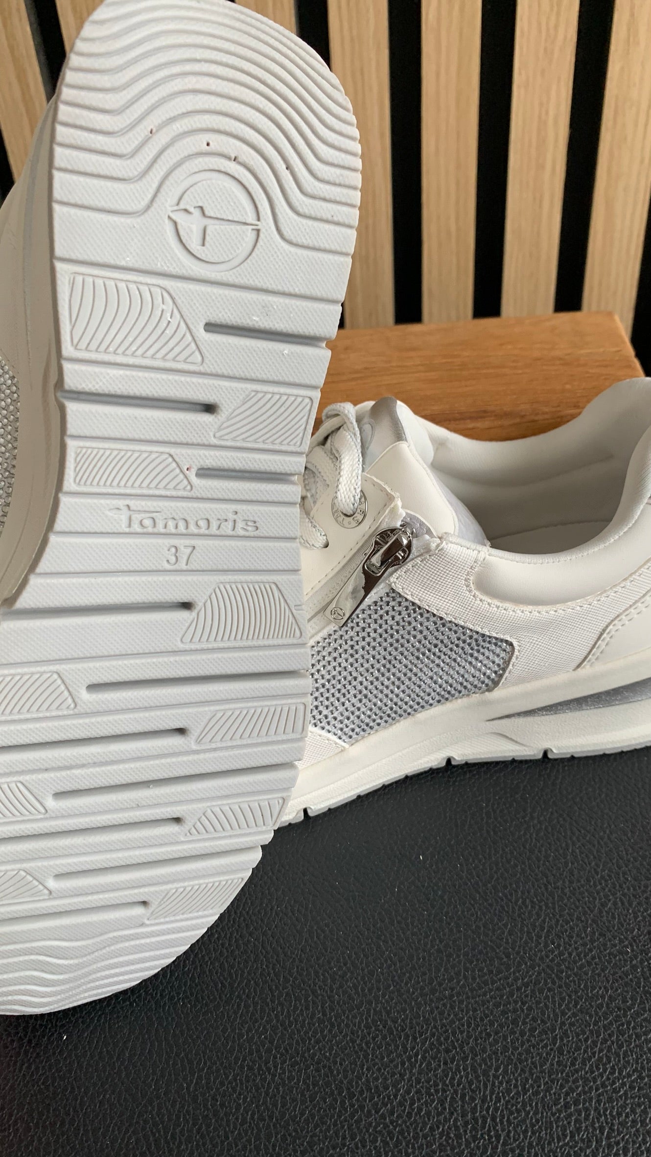 Sneaker