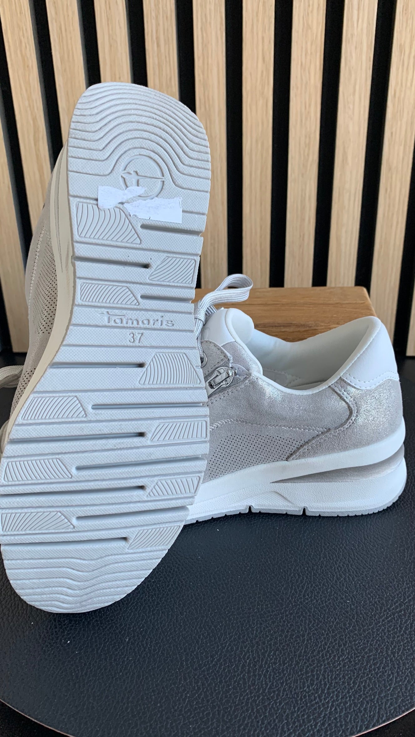 Sneaker