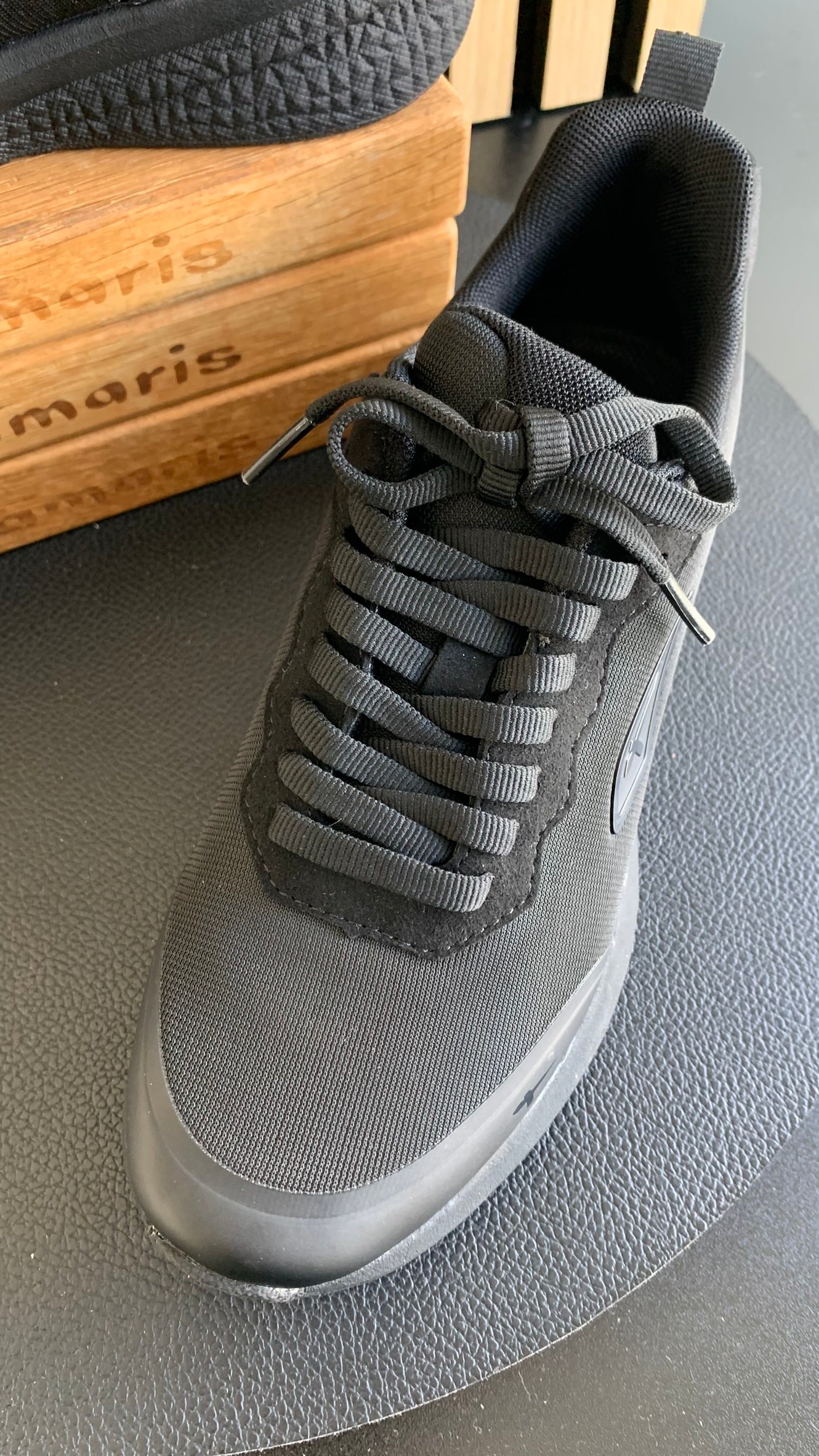 Sneaker