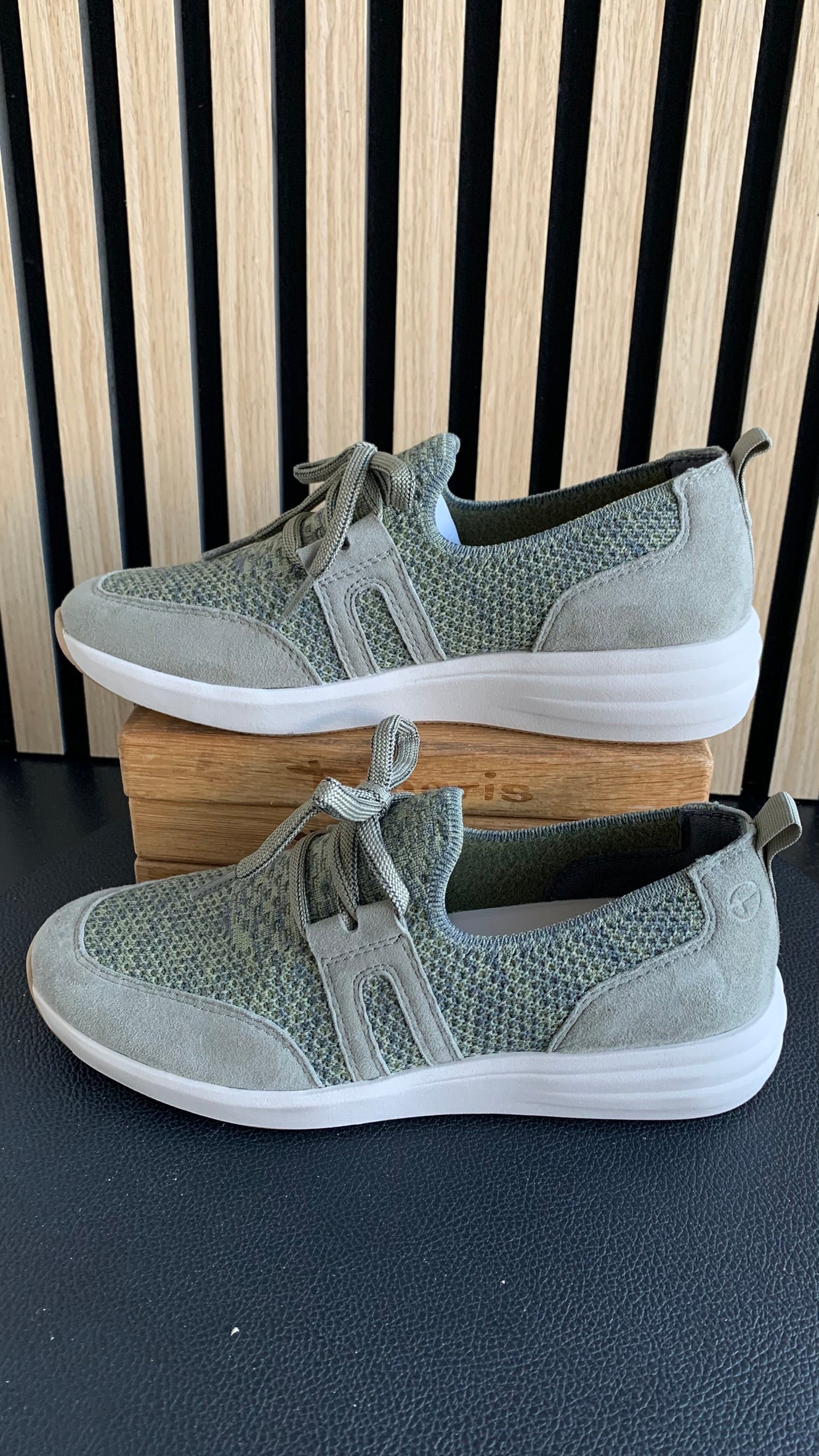 Sneaker