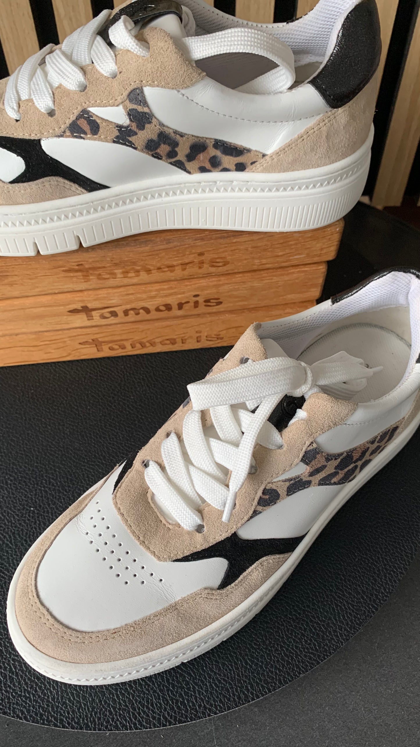 Sneaker