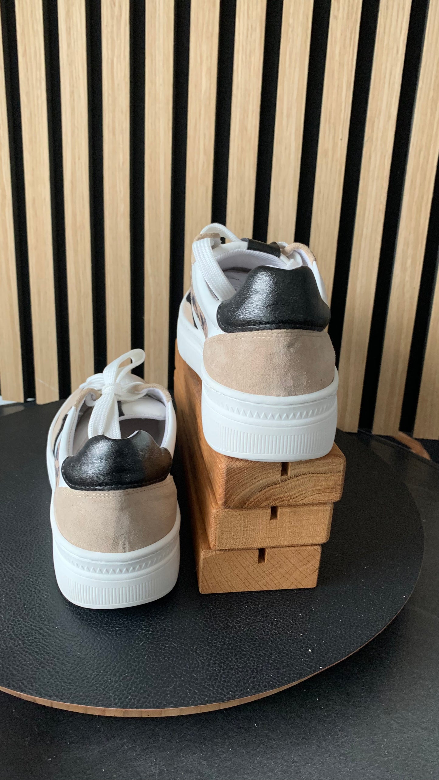 Sneaker